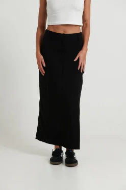 Skirts><noscript><img width=