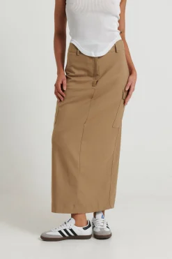 Skirts><noscript><img width=