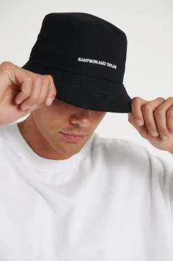 Headwear><noscript><img width=
