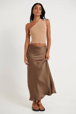 Skirts><noscript><img width=