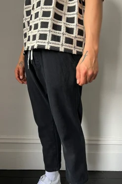 Pants><noscript><img width=