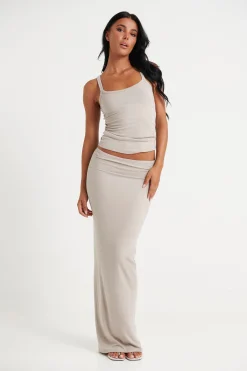 Skirts><noscript><img width=
