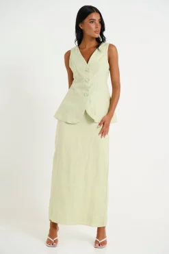 Skirts><noscript><img width=