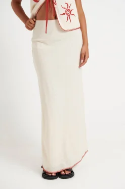 Skirts><noscript><img width=