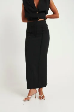 Skirts><noscript><img width=