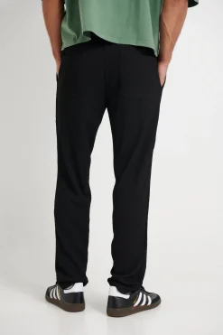 Pants><noscript><img width=