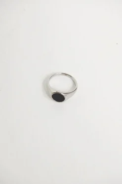 Accessories>Angels Whispers Nth Signet Ring Black/Silver