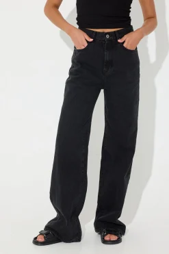 Pants><noscript><img width=