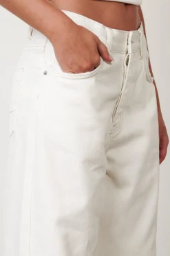 Pants><noscript><img width=