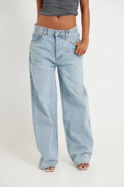 Pants><noscript><img width=