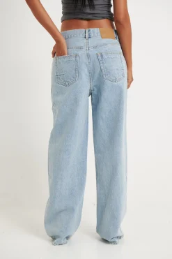 Pants><noscript><img width=