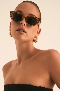 Sunglasses><noscript><img width=