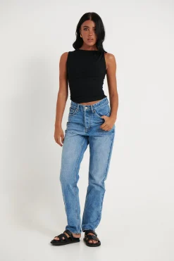 Pants><noscript><img width=