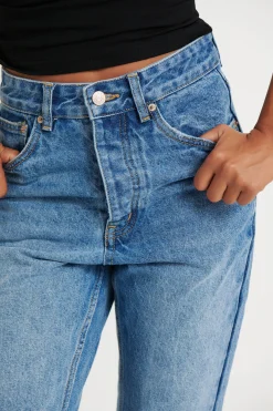 Pants><noscript><img width=
