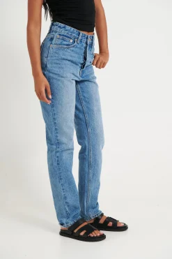 Pants><noscript><img width=