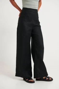 Pants><noscript><img width=